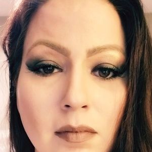 Meet your Posher, Anabel